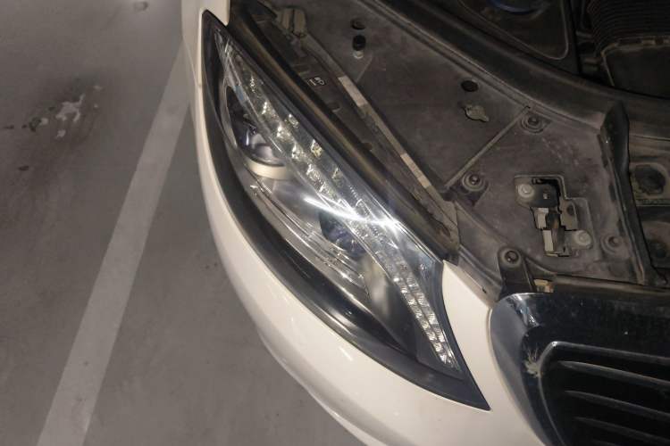 Used Mercedes-Benz S-Class 2016 S 320 L Luxury Model Right Front Headlight