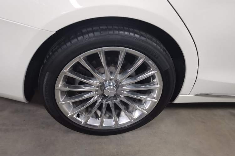 Used Mercedes-Benz S-Class 2016 S 320 L Business Model Right Rear Wheel Hub