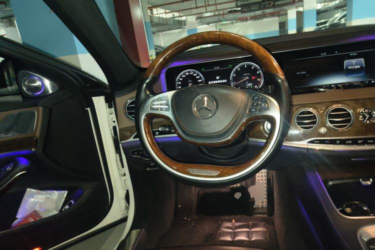 Used Mercedes-Benz S-Class 2016 S 320 L Luxury Model Steering Wheel