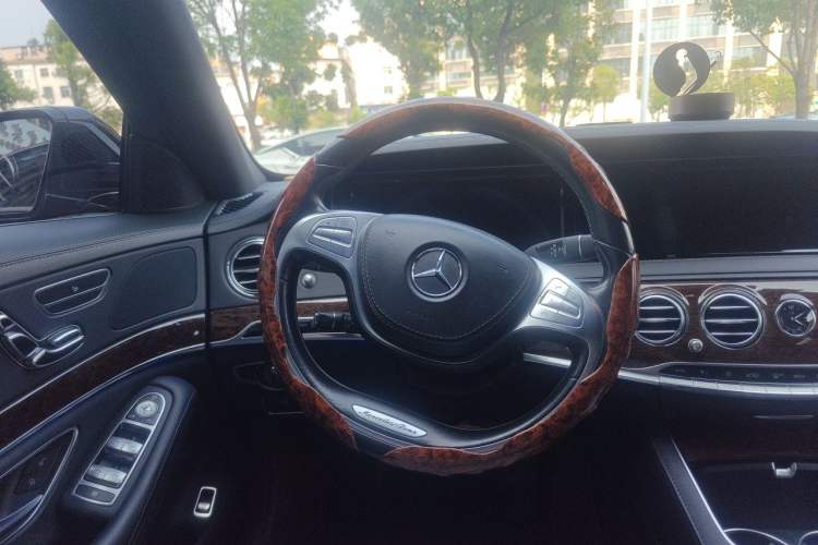 Used Mercedes-Benz S-Class 2016 S 320 L Business Model Steering Wheel