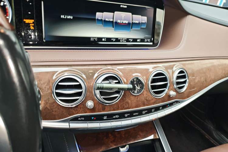 Used Mercedes-Benz S-Class 2017 S 320 L Luxury Model Audio And AC Panel
