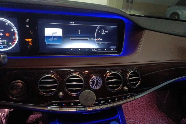 Used Mercedes-Benz S-Class 2017 S 320 L Business Model Audio And AC Panel