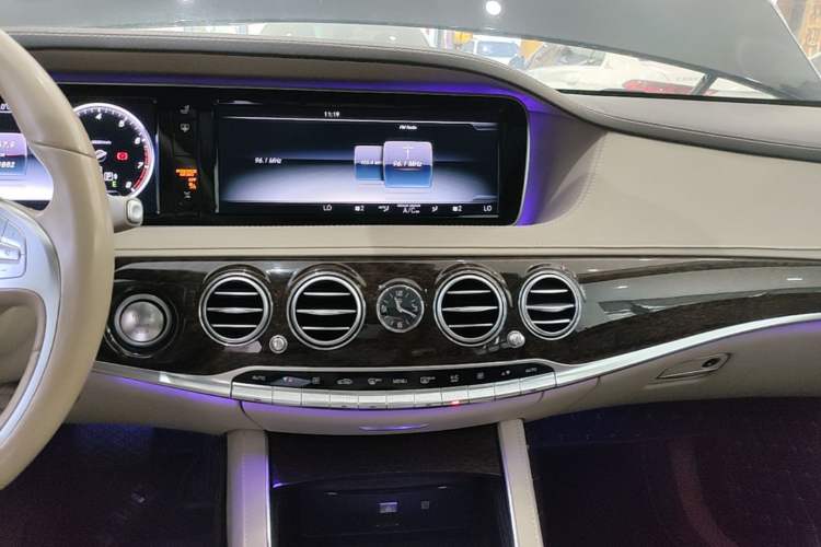 Used Mercedes-Benz S-Class 2017 S 320 L Business Model Audio And AC Panel