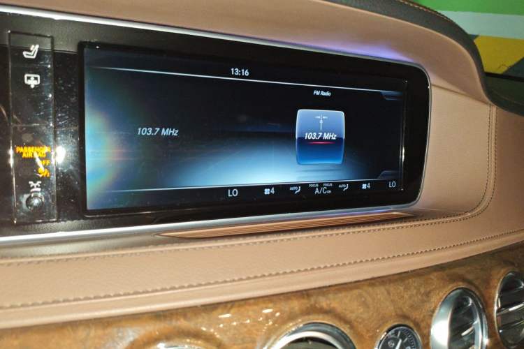 Used Mercedes-Benz S-Class 2017 S 400 L Audio And AC Panel