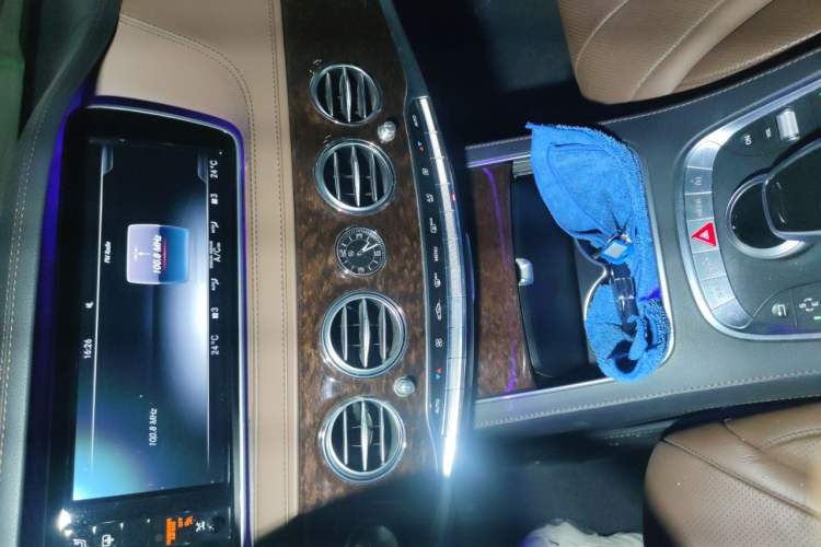 Used Mercedes-Benz S-Class 2017 S 320 L Business Model Audio And AC Panel