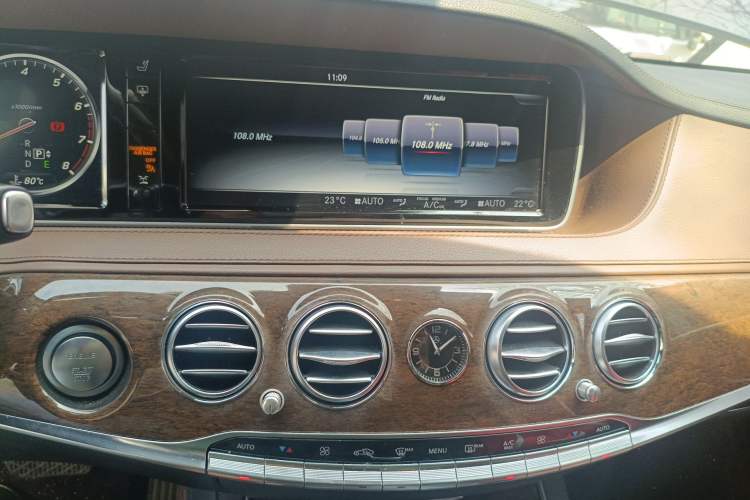 Used Mercedes-Benz S-Class 2017 S 320 L Business Model Audio And AC Panel