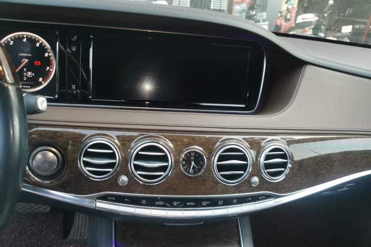 Used Mercedes-Benz S-Class 2017 S 320 L Business Model Audio And AC Panel