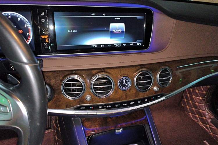 Used Mercedes-Benz S-Class 2017 S 400 L Audio And AC Panel