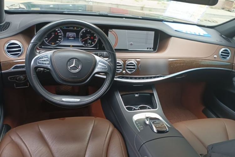 Used Mercedes-Benz S-Class 2017 S 320 L Business Model Center Console