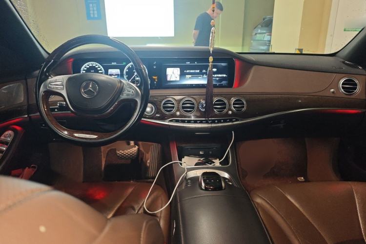 Used Mercedes-Benz S-Class 2017 S 320 L Business Model Center Console