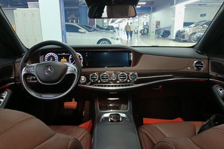 Used Mercedes-Benz S-Class 2017 S 320 L Business Model Center Console