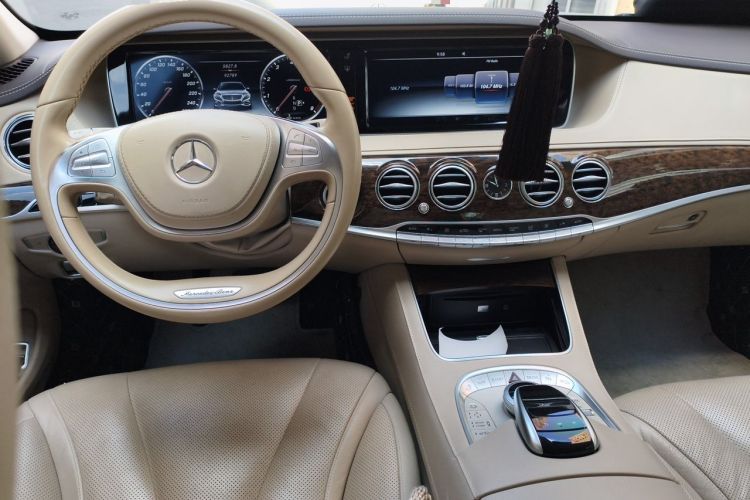 Used Mercedes-Benz S-Class 2017 S 320 L Business Model Center Console