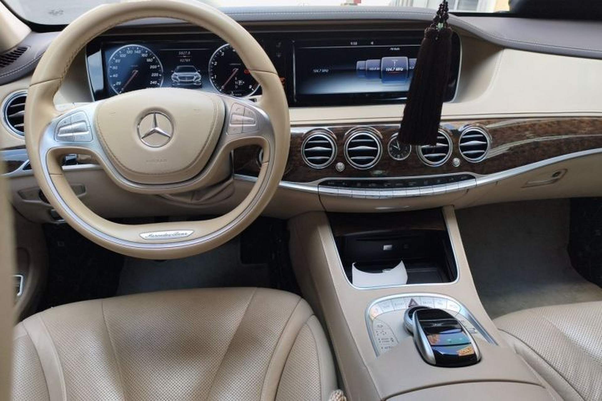 Used Mercedes-Benz S-Class 2017 S 320 L Business Model Center Console