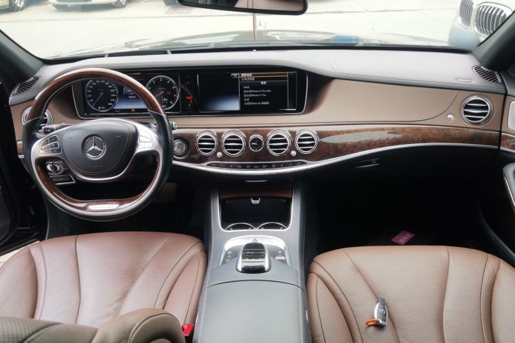 Used Mercedes-Benz S-Class 2017 S 320 L Luxury Model Center Console