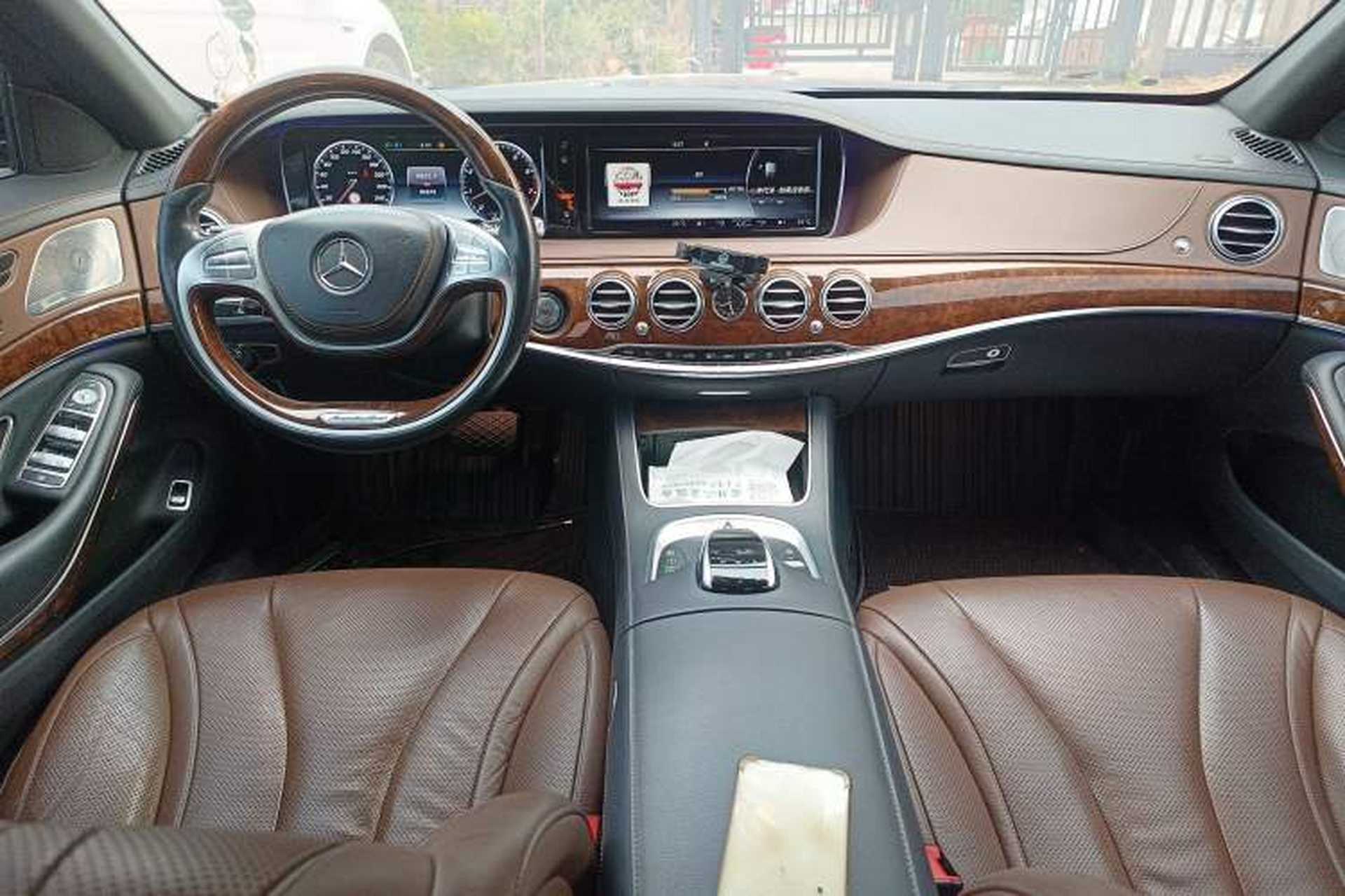 Used Mercedes-Benz S-Class 2017 S 320 L Luxury Model Center Console