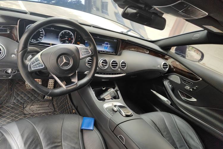 Used Mercedes-Benz S-Class 2017 S 400 4MATIC Coupe Center Console