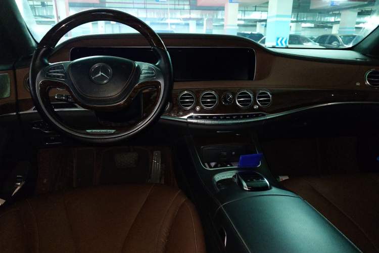 Used Mercedes-Benz S-Class 2017 S 320 L Business Model Center Console