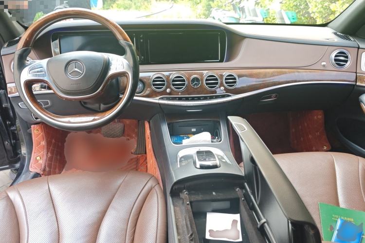 Used Mercedes-Benz S-Class 2017 S 320 L Luxury Model Center Console