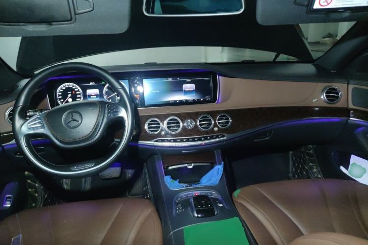 Used Mercedes-Benz S-Class 2017 S 320 L Business Model Center Console