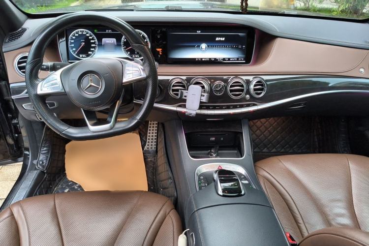 Used Mercedes-Benz S-Class 2017 S 400 L 4MATIC Center Console