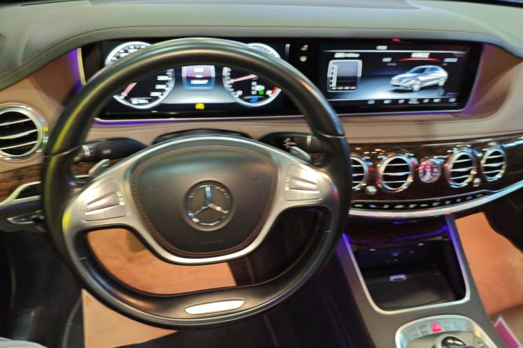 Used Mercedes-Benz S-Class 2017 S 320 L Business Model Center Console