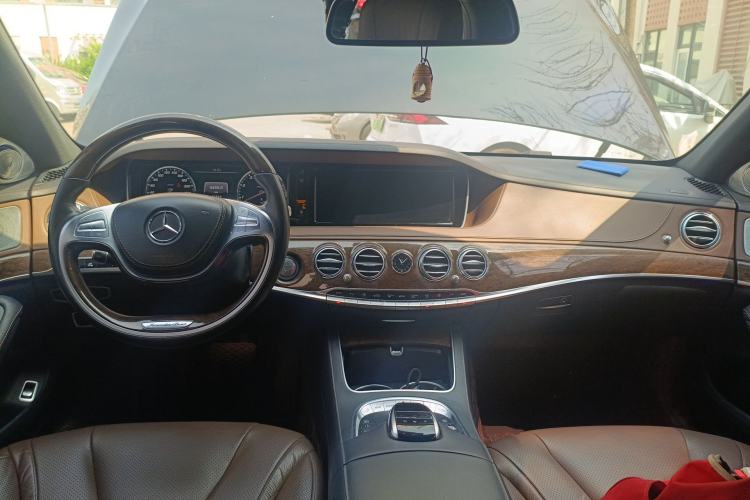 Used Mercedes-Benz S-Class 2017 S 320 L Business Model Center Console