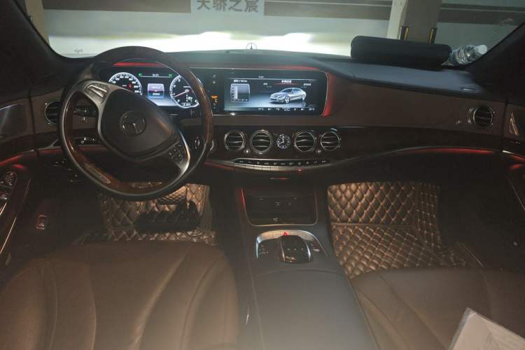 Used Mercedes-Benz S-Class 2017 S 320 L Luxury Model Center Console