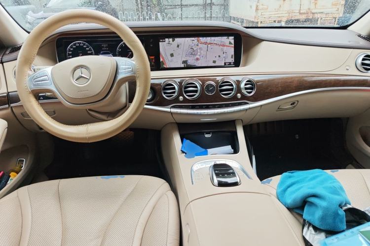 Used Mercedes-Benz S-Class 2017 S 320 L Business Model Center Console