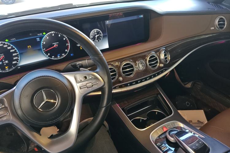 Used Mercedes-Benz S-Class 2017 S 320 L Business Model Center Console