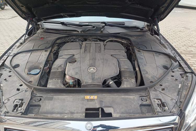 Used Mercedes-Benz S-Class 2017 S 320 L Luxury Model Engine Bay