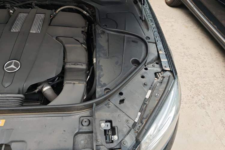 Used Mercedes-Benz S-Class 2017 S 320 L Business Model Engine Bay Left