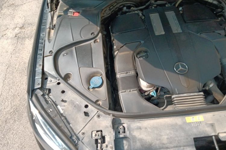 Used Mercedes-Benz S-Class  Engine Bay Right