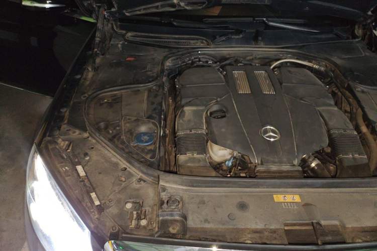 Used Mercedes-Benz S-Class 2017 S 400 L Engine Bay Right