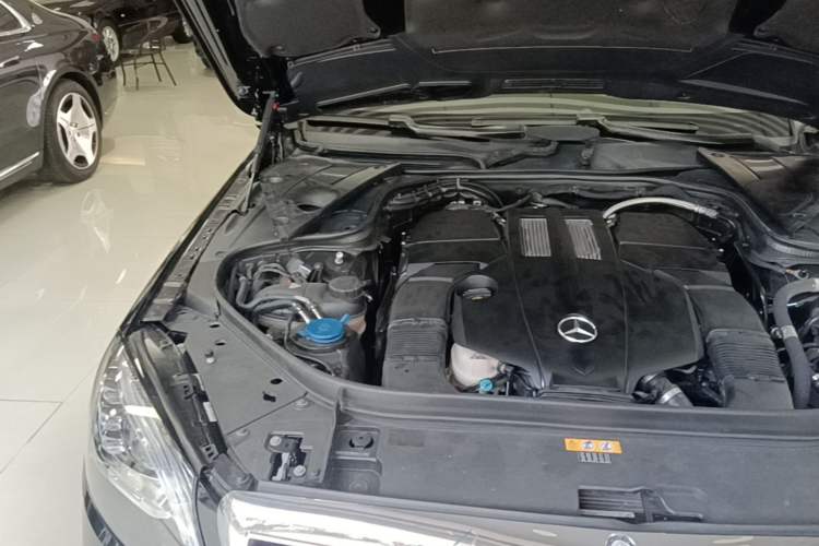 Used Mercedes-Benz S-Class 2017 S 320 L Business Model Engine Bay Right