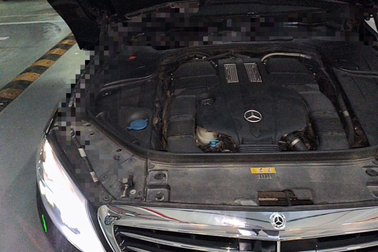 Used Mercedes-Benz S-Class 2017 S 400 L Engine Bay Right