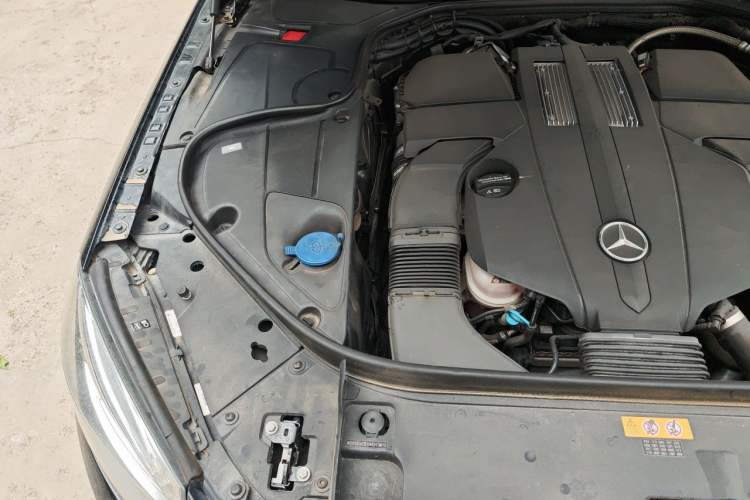 Used Mercedes-Benz S-Class 2017 S 320 L Business Model Engine Bay Right