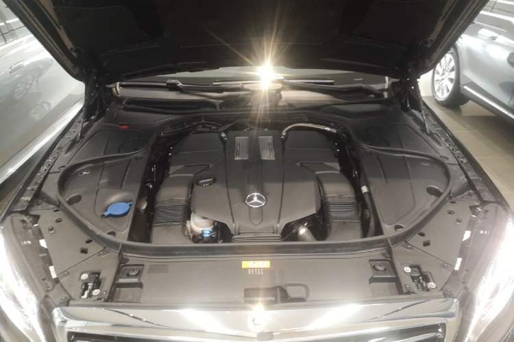 Used Mercedes-Benz S-Class 2017 S 320 L Business Upgrade Edition Engine Bay