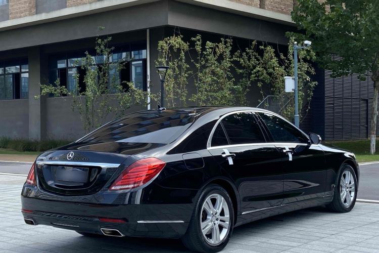 Used Mercedes-Benz S-Class 2017 S 320 L Luxury Model Exterior 2
