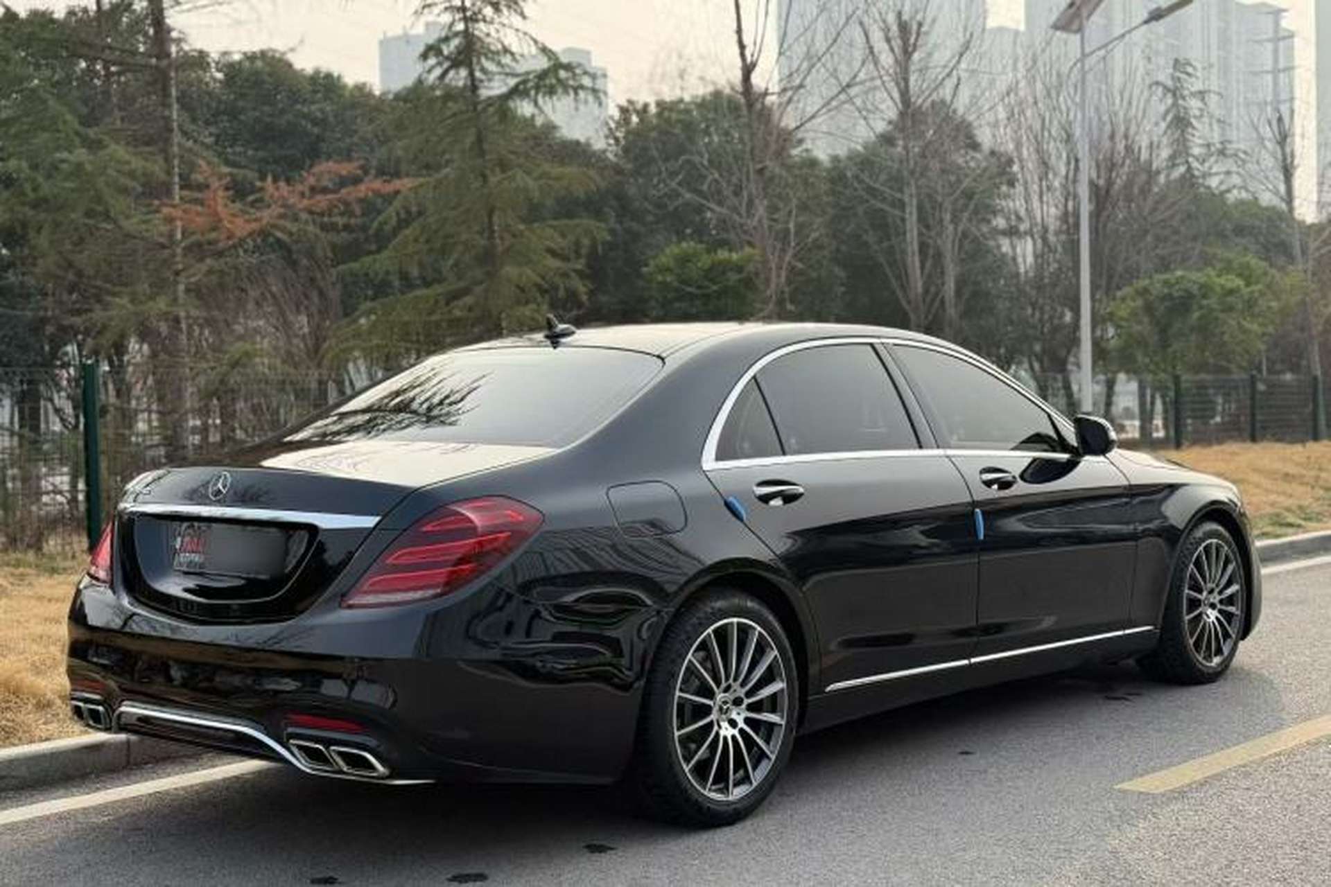 Used Mercedes-Benz S-Class 2017 S 320 L Business Model Exterior 5