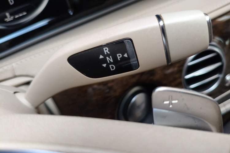 Used Mercedes-Benz S-Class 2017 S 320 L Business Model Gear Lever