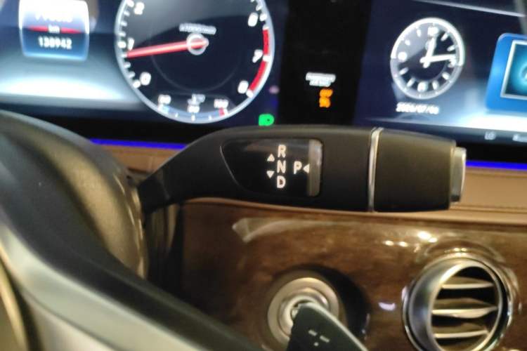 Used Mercedes-Benz S-Class 2017 S 320 L Business Model Gear Lever