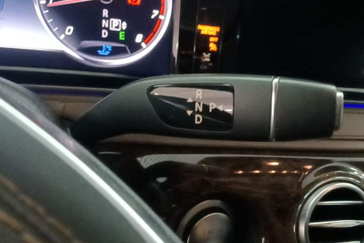 Used Mercedes-Benz S-Class 2017 S 320 L Business Model Gear Lever