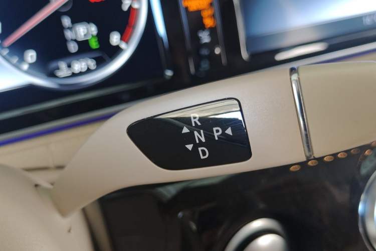 Used Mercedes-Benz S-Class 2017 S 400 L 4MATIC Gear Lever
