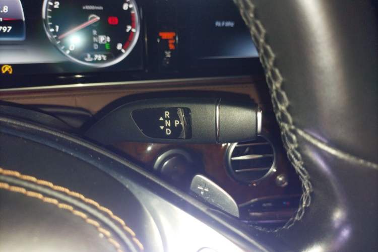 Used Mercedes-Benz S-Class 2017 S 400 L Gear Lever