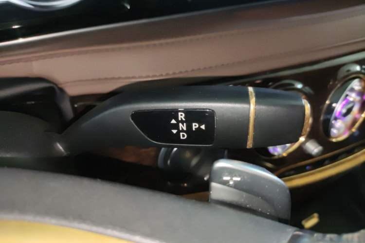 Used Mercedes-Benz S-Class 2017 S 320 L Business Model Gear Lever