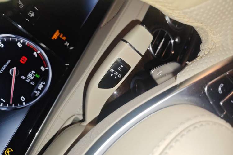 Used Mercedes-Benz S-Class 2017 S 320 L Business Model Gear Lever