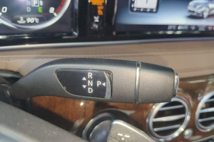 Used Mercedes-Benz S-Class 2017 S 400 L Gear Lever