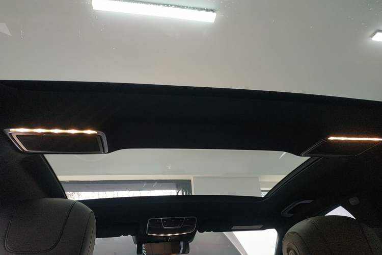 Used Mercedes-Benz S-Class 2017 S 320 L Business Model Headliner