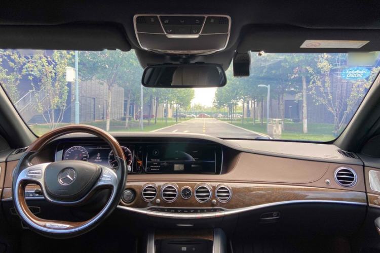 Used Mercedes-Benz S-Class 2017 S 320 L Luxury Model Interior 1