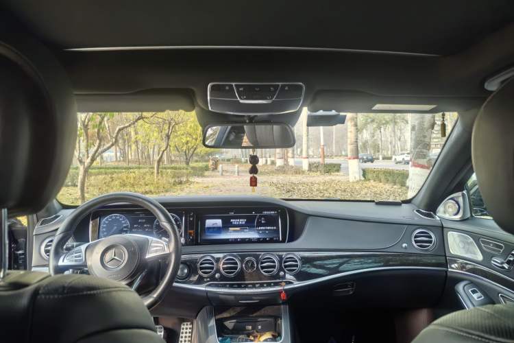 Used Mercedes-Benz S-Class 2017 S 400 L 4MATIC Interior 1